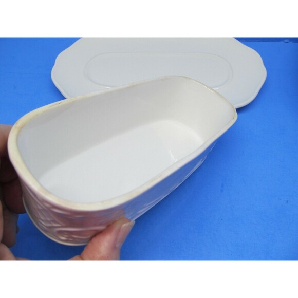 Johnson Brothers Richmond White Covered Butter Dish Discontinued pattern - Picture 10 of 11